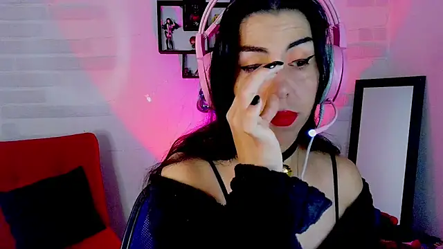 Snapshot of sky_girl1 chatting on October 21, 2:48 am sky girl1 online show from October 21, 2:48 am