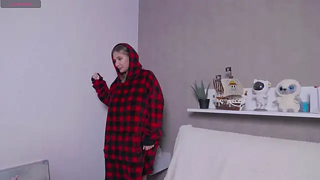 DakotaMae online show from November 22, 5:26 pm