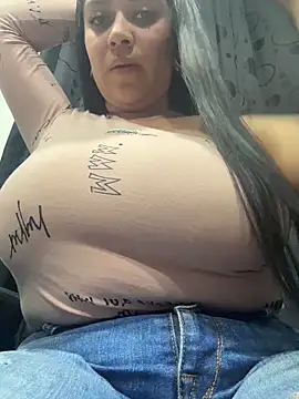 emilyjohanson online show from May 29, 11:25 pm