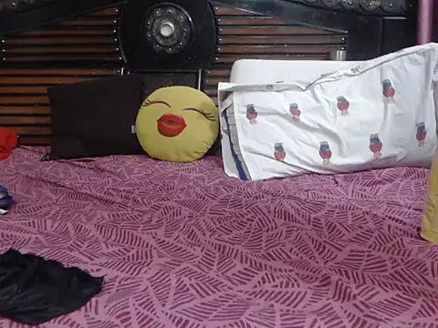 prettyindiandoll online show from April 1, 4:02 am