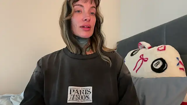 airgeadx online show from April 18, 8:20 pm