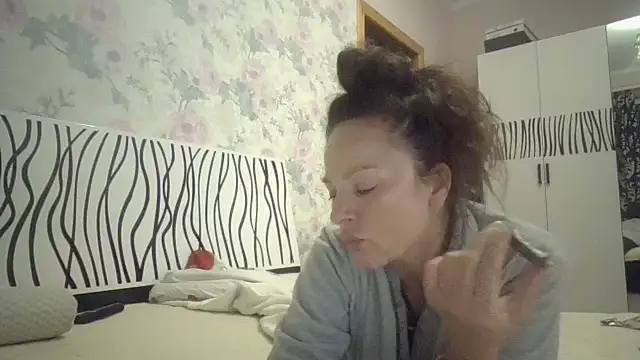 LindaStarS online show from October 18, 4:53 pm