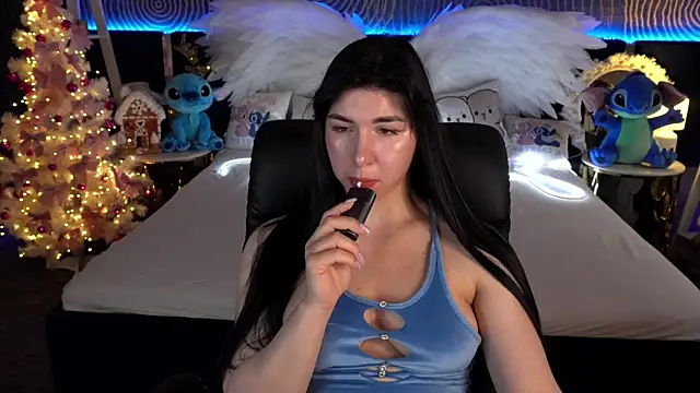 EmilyCandyy online show from January 6, 7:01 am