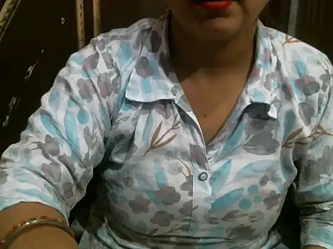 Snapshot of UrsMansi chatting on October 18, 7:11 am UrsMansi online show from October 18, 7:11 am