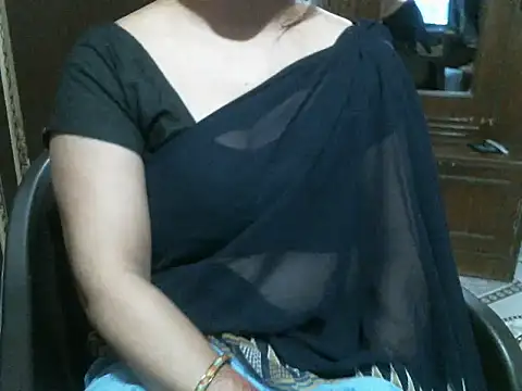 Snapshot of UrsMansi chatting on October 14, 8:17 am UrsMansi online show from October 14, 8:17 am