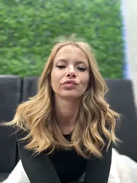 Snapshot of AnastasiaAniess chatting on October 4, 6:34 pm AnastasiaAniess online show from October 4, 6:34 pm