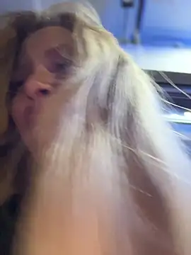 AnastasiaAniess online show from April 3, 7:01 pm