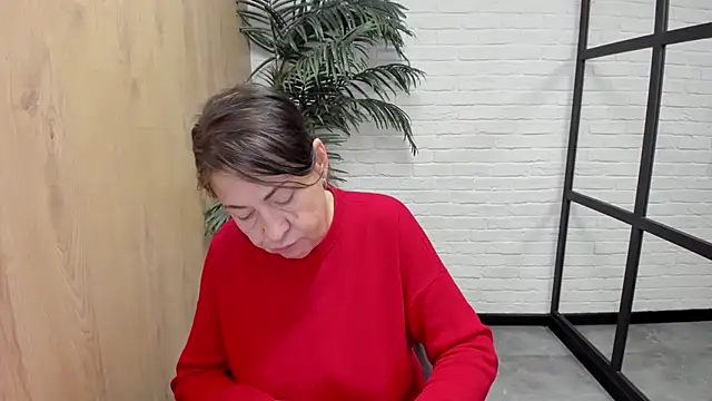 Snapshot of LindaPassionate chatting on October 17, 1:25 pm LindaPassionate online show from October 17, 1:25 pm