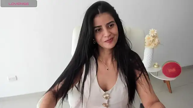 renata t  online show from February 12, 8:21 pm