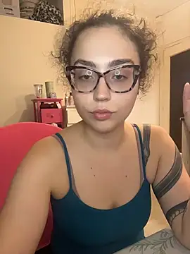 ladyturtle online show from June 21, 8:02 pm