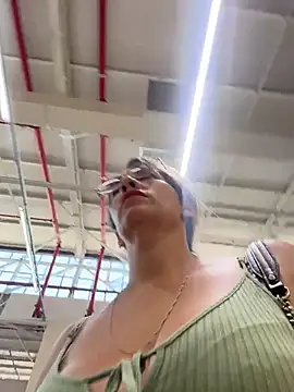 Gatitacarlita online show from April 1, 7:00 pm