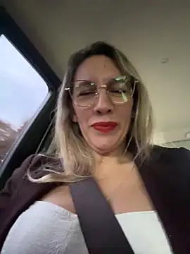 Gatitacarlita online show from April 15, 11:44 am