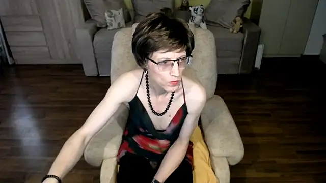 clementine online show from April 8, 8:38 am