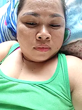 XXLorie 02 online show from May 15, 11:29 pm