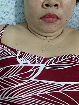 XXLorie 02 online show from February 22, 1:45 pm