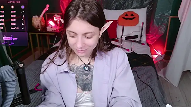 Eille Elfie online show from October 27, 6:09 am