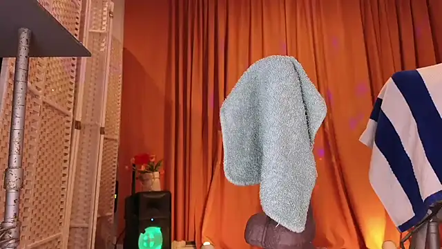 Foglove69 online show from November 2, 2:59 am