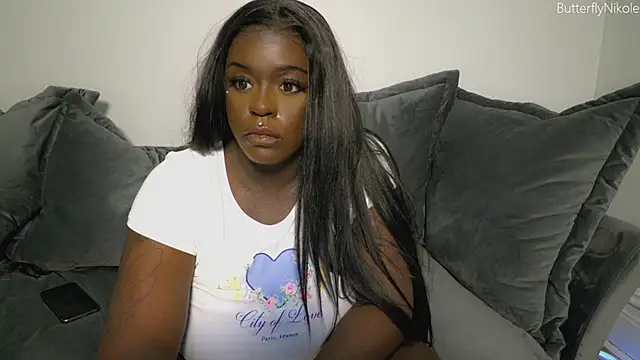 butterflynikole online show from February 18, 2:21 am