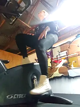 PinkTheHawk online show from December 3, 6:49 am