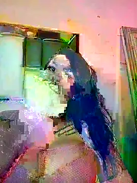 chelaqueen  online show from December 15, 2:50 am