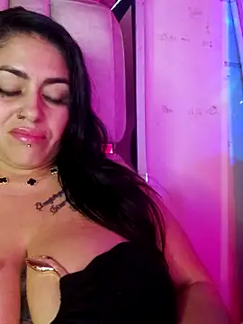 chelaqueen  online show from November 28, 1:41 am