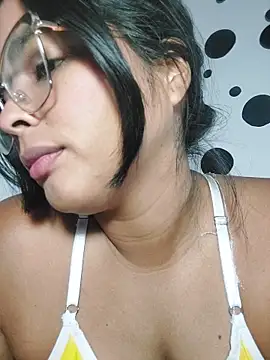 missmelissa  online show from April 19, 2:11 am