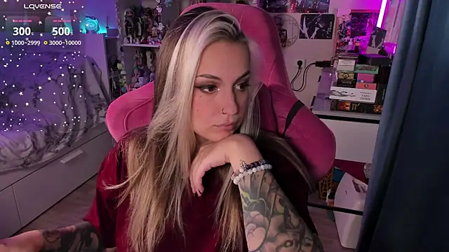 ChloeKohaku online show from November 22, 8:50 am