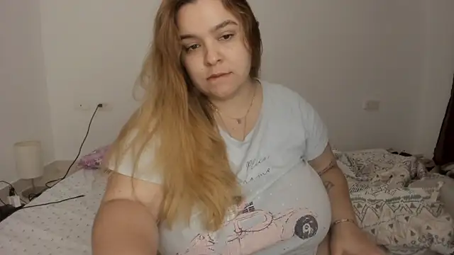 Snapshot of Blondylicious chatting on October 21, 5:11 am Blondylicious online show from October 21, 5:11 am