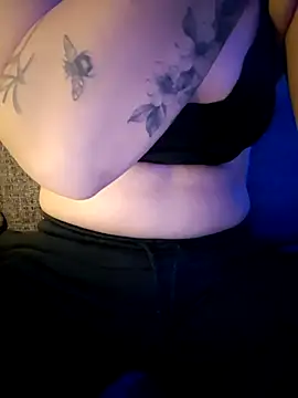 Cutegirlforyou online show from April 9, 4:37 am