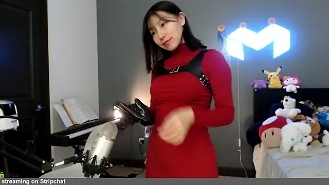 raspberryroll online show from February 8, 4:55 pm