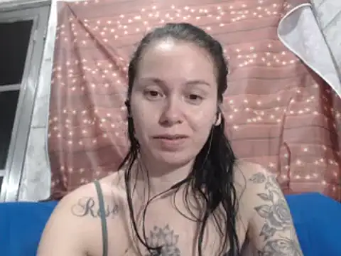 Snapshot of Venusluxodomme chatting on September 22, 5:50 am Venusluxodomme online show from September 22, 5:50 am