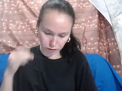 Snapshot of Venusluxodomme chatting on October 8, 4:11 pm Venusluxodomme online show from October 8, 4:11 pm