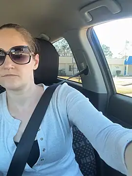 lolabunny9 online show from February 6, 7:06 pm