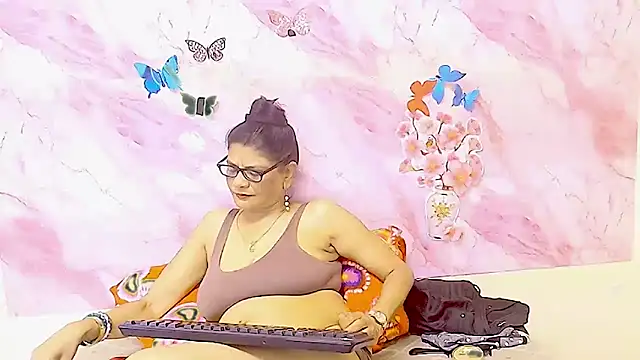 IndianAllure online show from November 29, 6:17 am