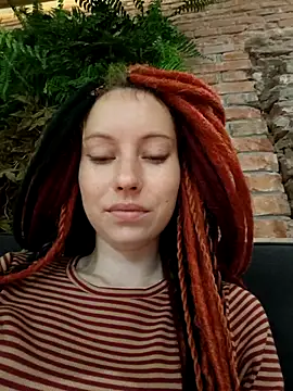 Snapshot of Frost_foxy chatting on September 13, 3:47 am Frost foxy online show from September 13, 3:47 am
