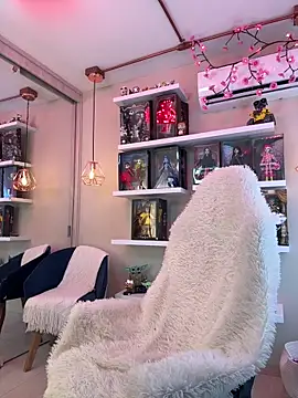 Zoe Bae online show from March 28, 11:25 pm