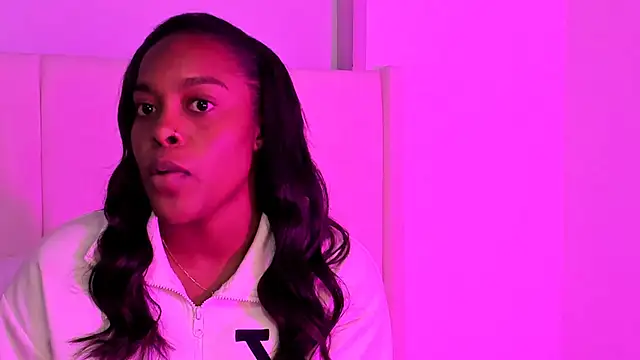 Emma jonness online show from December 4, 2:30 pm