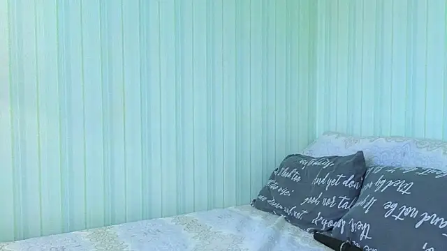  Lily  online show from April 21, 8:10 am