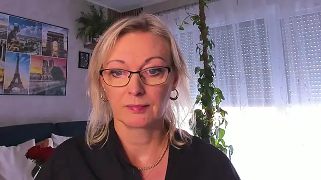 vanessa chat online show from September 23, 1:42 pm