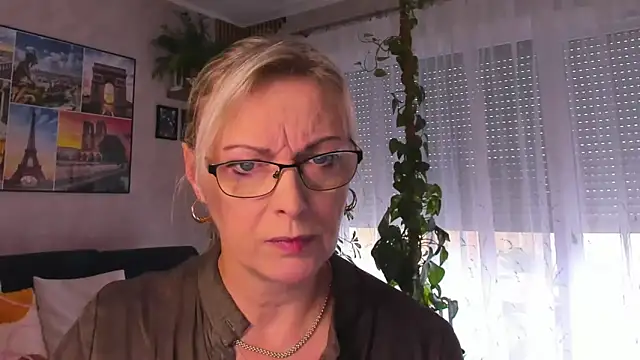 vanessa chat online show from September 30, 1:28 pm