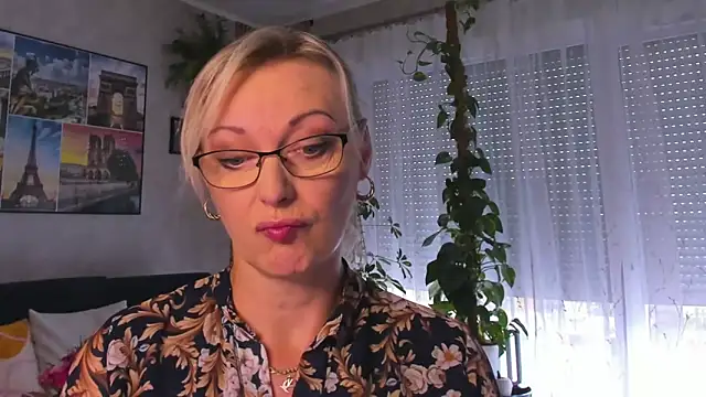 vanessa chat online show from October 2, 1:49 pm