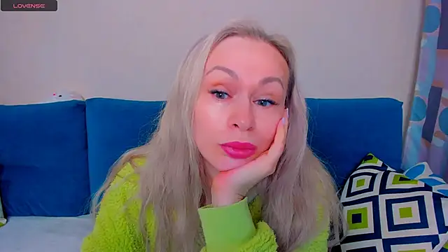 EllenMoore online show from October 1, 3:11 am