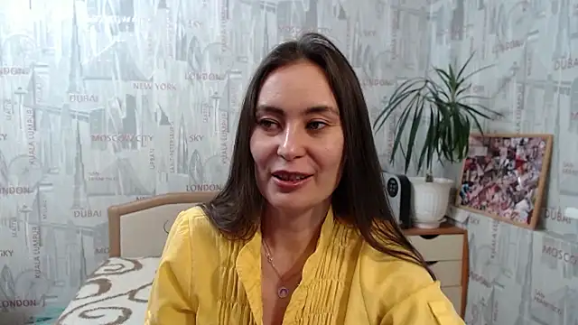 Snapshot of GinaQSoul chatting on October 2, 11:15 am GinaQSoul online show from October 2, 11:15 am