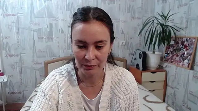 Snapshot of GinaQSoul chatting on September 21, 10:36 am GinaQSoul online show from September 21, 10:36 am