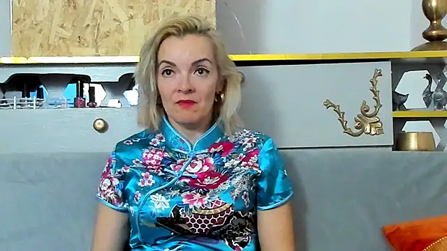 KateConner online show from November 10, 9:21 pm