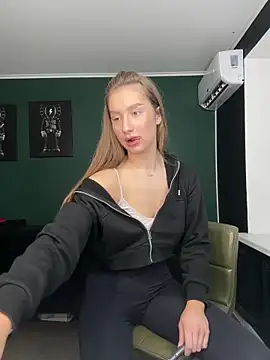 AlicaFoxis  online show from March 13, 4:52 pm