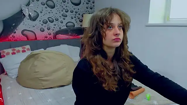 AlmaFancy online show from April 17, 5:20 am