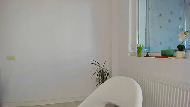 DiamondKay online show from March 10, 7:45 am