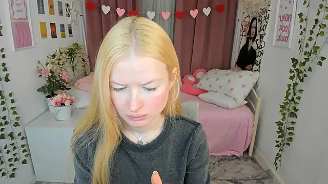 Laly Peach online show from February 12, 8:38 am