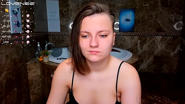 MelindaTin online show from November 21, 12:23 am